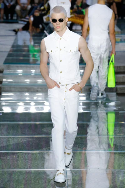 Look 34